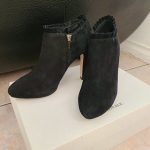 Banana republic Black Suede Sydney Booties
